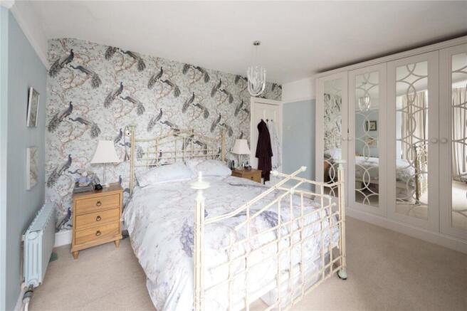 5 bed Semi-Detached for sale Image 12