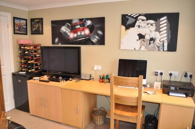 Photo 10