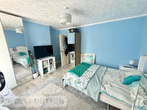 2 bed Terraced to rent Image 8
