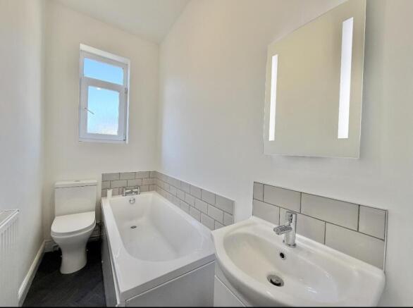 2 bed Semi-Detached for sale Image 5