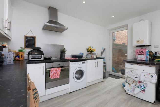 4 bed Block of Apartments for sale Image 10