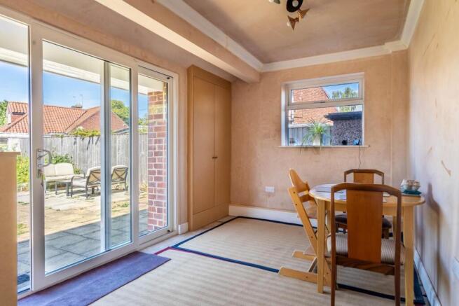 4 bed Semi-Detached Bungalow for sale Image 7