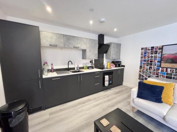 1 bed Apartment to rent Image 4