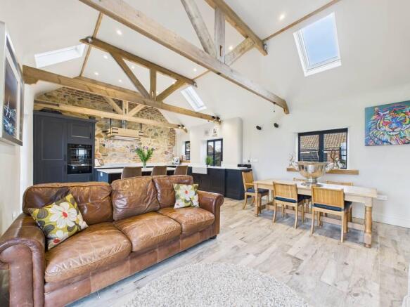 3 bed Barn Conversion for sale Image 10