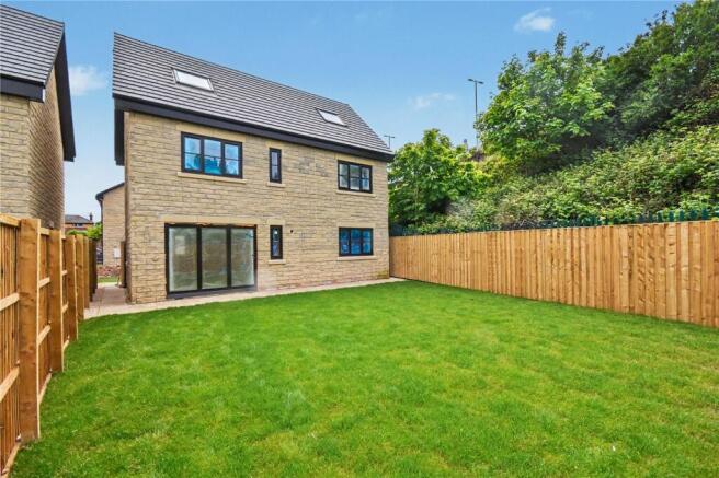 4 bed Detached for sale Image 8
