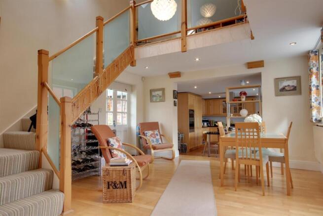 4 bed Barn Conversion for sale Image 6