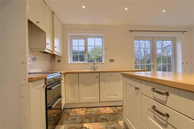 3 bed Detached to rent Image 4