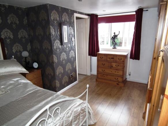 Bedroom 1 Pic 2