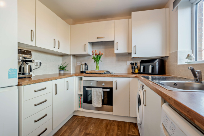 2 bed Semi-Detached for sale Image 4