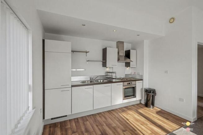 2 bed Apartment for sale Image 5