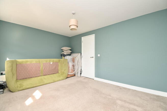 3 bed Town House for sale Image 8
