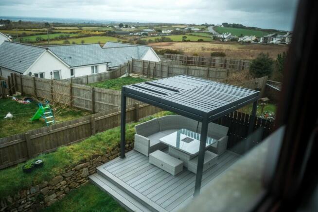Rear Garden & View