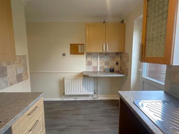 Kitchen2.JPG