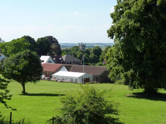 VIEW TO FRONT