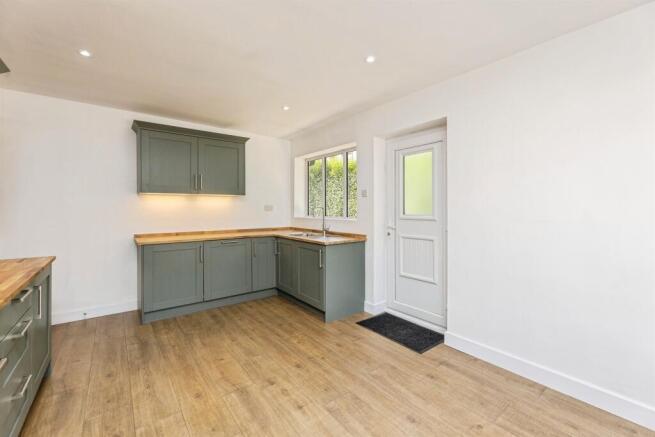 3 bed Detached Bungalow for sale Image 11