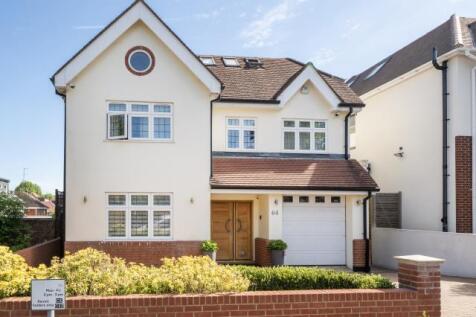 Church Crescent, London