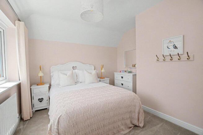 4 bed Detached for sale Image 10