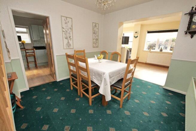 4 bed Detached for sale Image 9