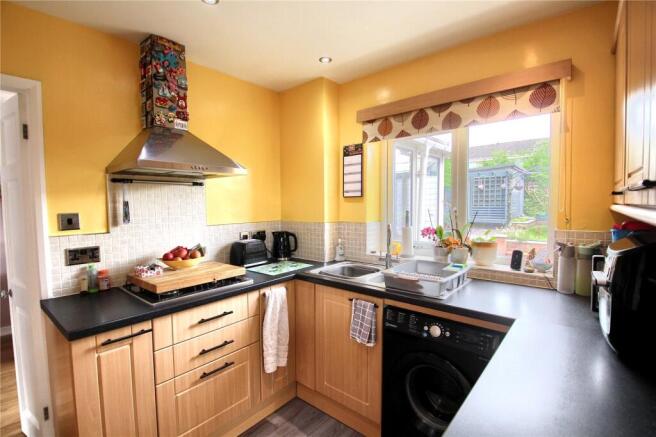 3 bed Semi-Detached for sale Image 6