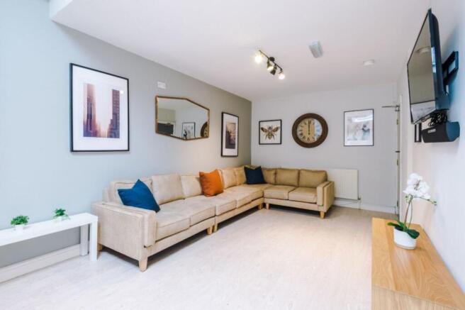 41TR - Living Area