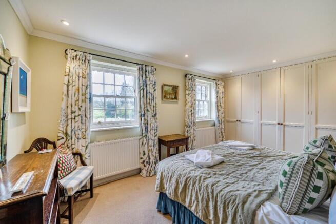 4 bed Detached for sale Image 10