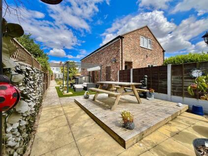 Chapel Street, Wincham