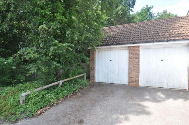 Garage/Parking