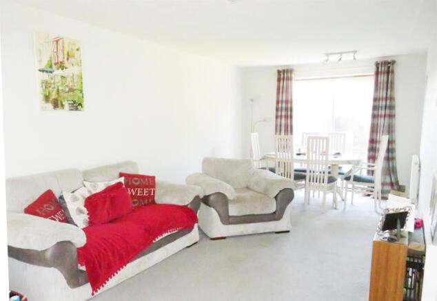 Lounge / Dining Room