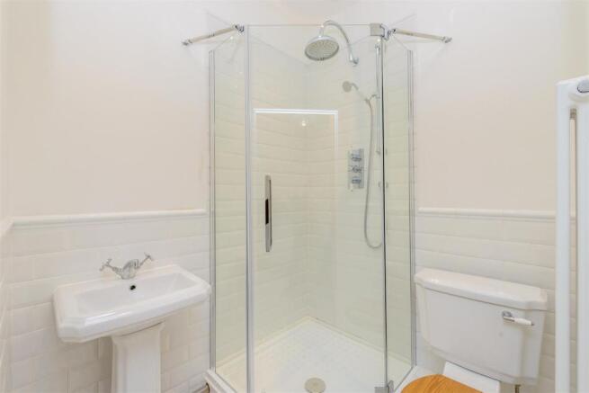 8364306-interior16.jpg