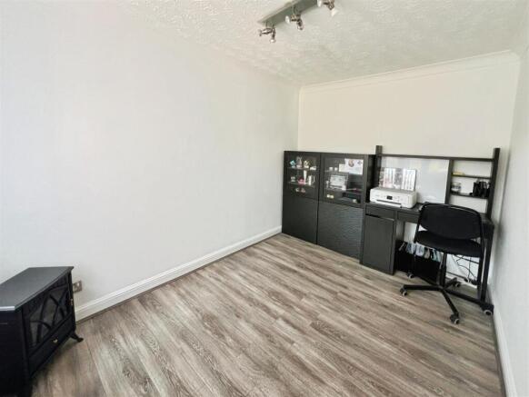 Snug/Playroom