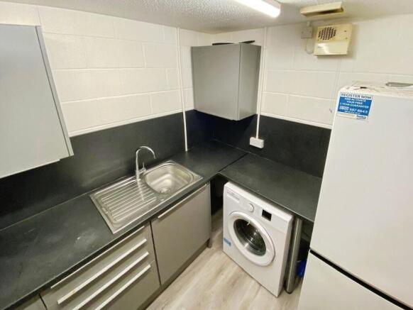 1 bed Apartment to rent Image 5
