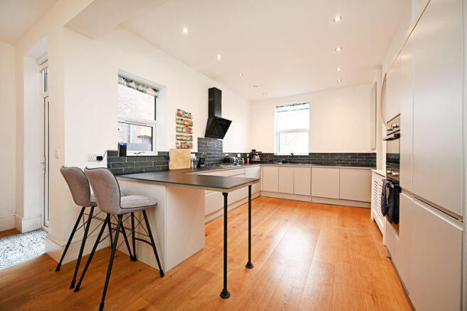 4 bed Terraced for sale Image 9