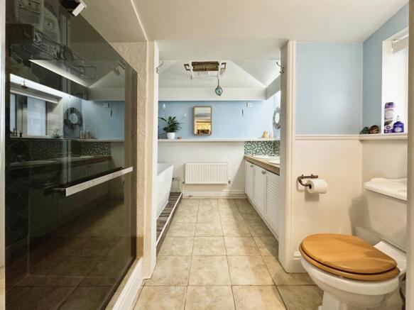 Four Piece Family Bathroom