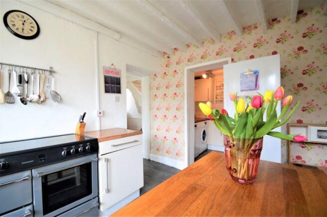 KITCHEN TO UTI...
