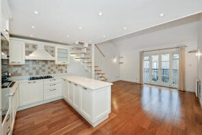 Flat 7, 2 Conrad House, Victory Place, London E14 8BJ