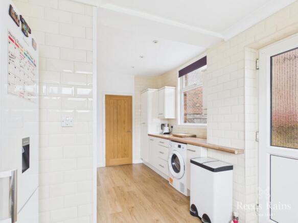 3 bed Semi-Detached for sale Image 5