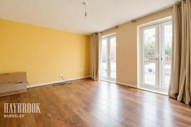 Maple Close, Kendray photo 4