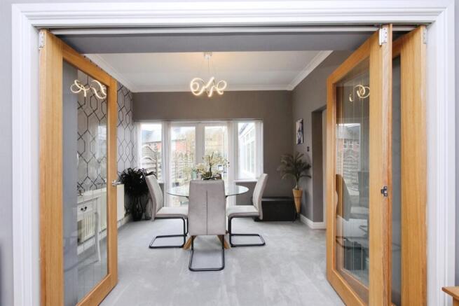 4 bed Semi-Detached for sale Image 5