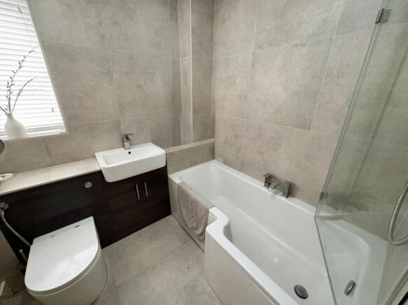 2 bed Flat to rent Image 7
