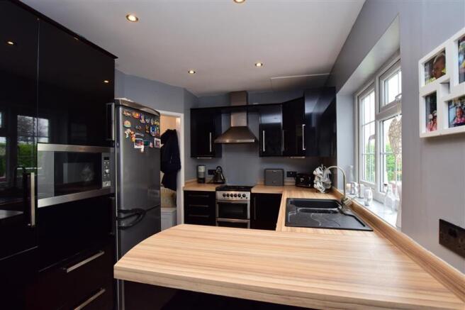 Kitchen/ Breakfast Room