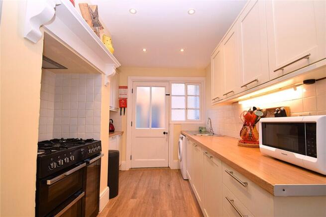 5 bed House for sale Image 6