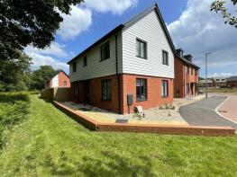 49, Barn Owl Close, Fareham PO15 7QN