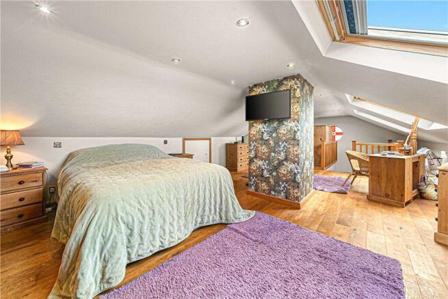 6 bed Semi-Detached for sale Image 10