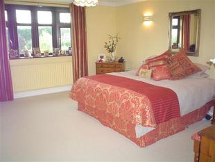 MAIN BEDROOM