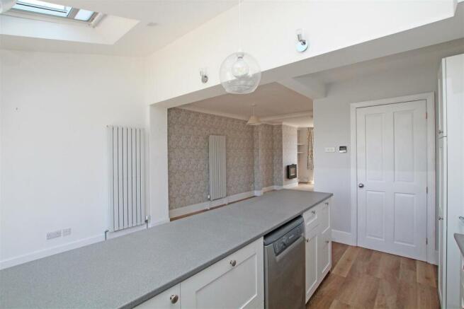 10OA - Kitchen 4.jpg