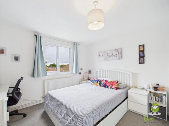 Ewemove Basingstoke Gainsborough Road Bedroom One