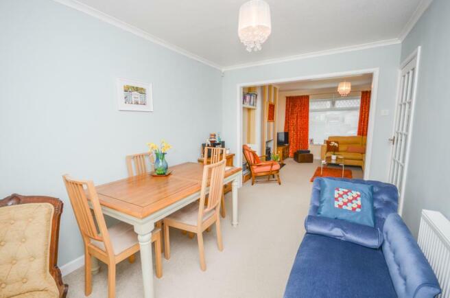 Dining room pic 2.jpg