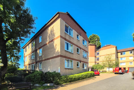 High Road, Loughton, Essex, IG10