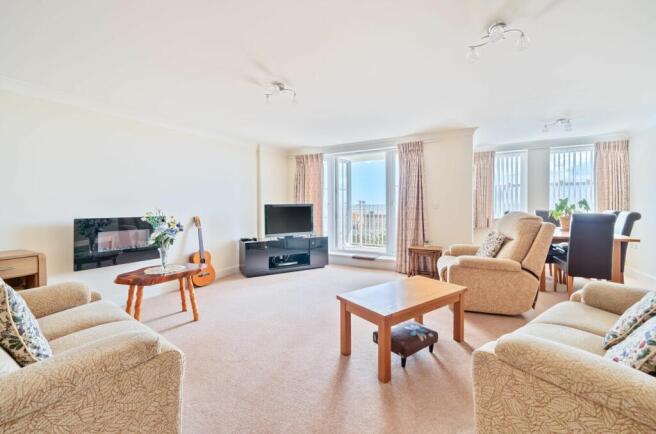 Sitting/Dining Room