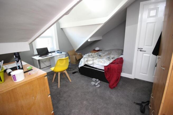 6 bed House Share to rent Image 7